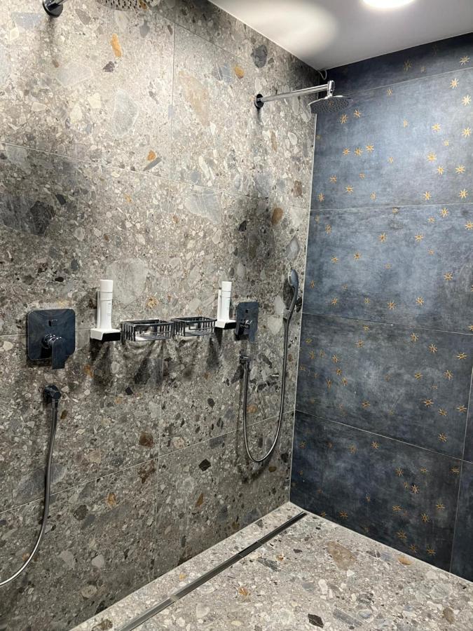 Haus Central لوفر المظهر الخارجي الصورة